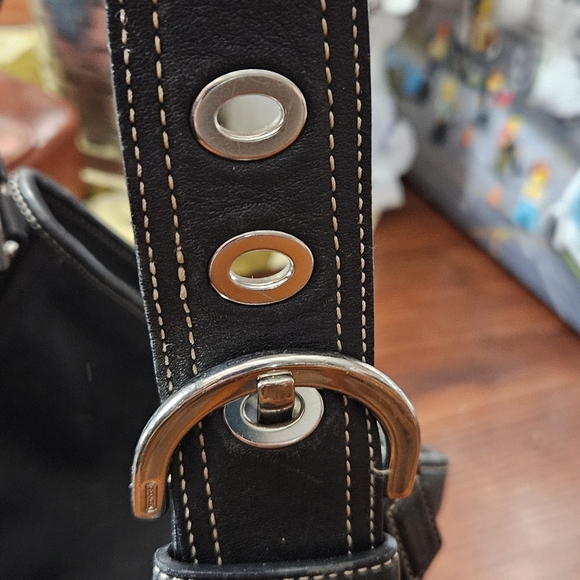 Coach Black Leather Shoulder Bag - Picture 3 of 8